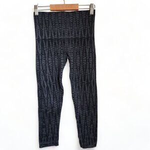 SPANX Look At Me Now Seamless Cropped‎ Leggings Black Geo Women's Size M